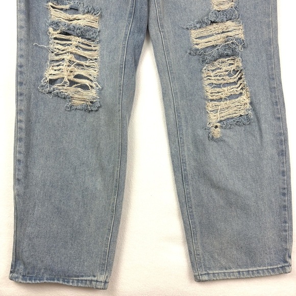 GeeGee Light Wash High Waist Distressed Tapered “Mom” Ankle Baggy Jean Size M - Picture 4 of 15